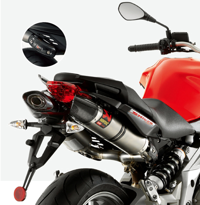 AKRAPOVIC製スリップオンマフラー