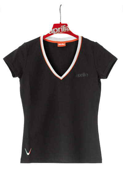 VネックTシャツ